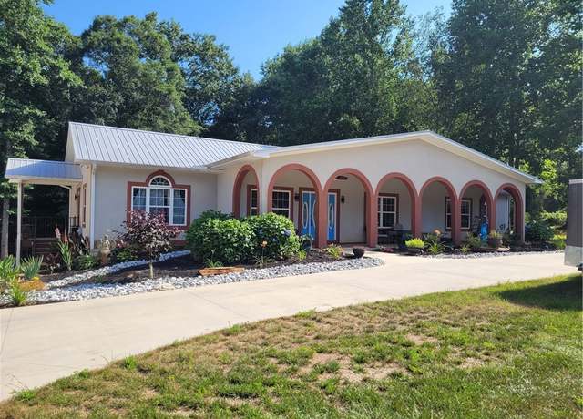 Property at 602 Walter Scott Ln, West Union, SC 29696, 4 beds, 2.5 baths