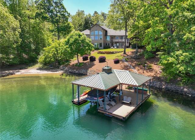 Property at 217 E Wynward Pointe Dr, Salem, SC 29676, 5 beds, 4.5 baths