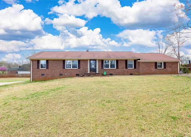 Property at 1008 Windwood Dr, Anderson, SC 29621, 3 beds, 2 baths