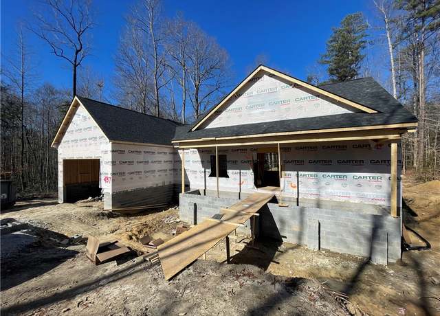 Property at 437 Falcons Lair West Dr, Walhalla, SC 29691, 3 beds, 2.5 baths