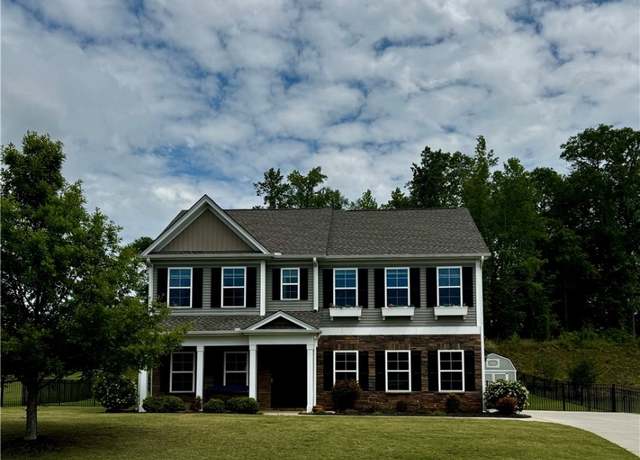 Property at 110 Avendell Dr, Easley, SC 29642, 5 beds, 2.5 baths