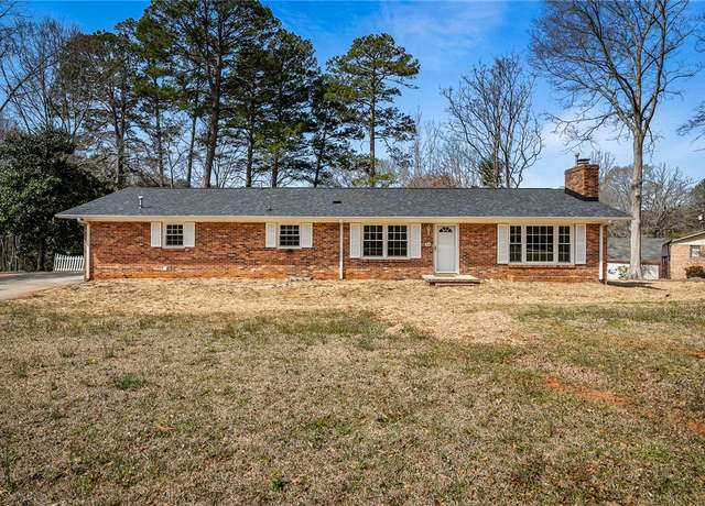 Property at 24 Joy Cir, Walhalla, SC 29691, 3 beds, 2.5 baths
