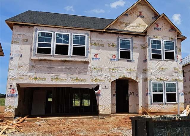 Property at 607 Hemsford Dr, Greenville, SC 29605, 4 beds, 2.5 baths