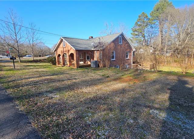 Property at 403 S Pew St, Westminster, SC 29693, 3 beds, 2 baths