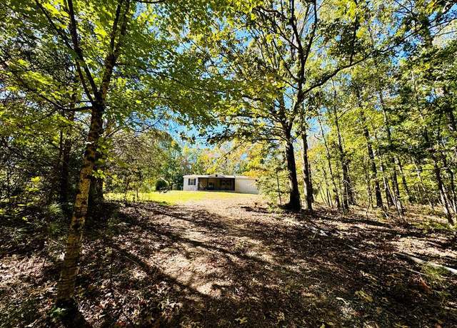 Property at 3180 Horseshoe Dr, Iva, SC 29655, 3 beds, 2 baths