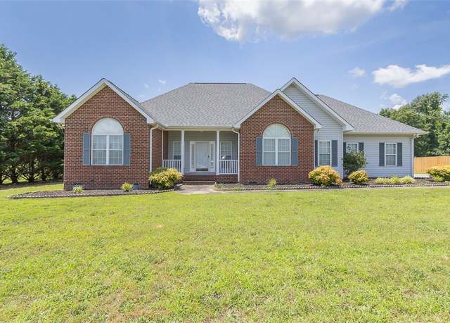 Property at 310 Smithfield Dr, Anderson, SC 29621, 3 beds, 2 baths