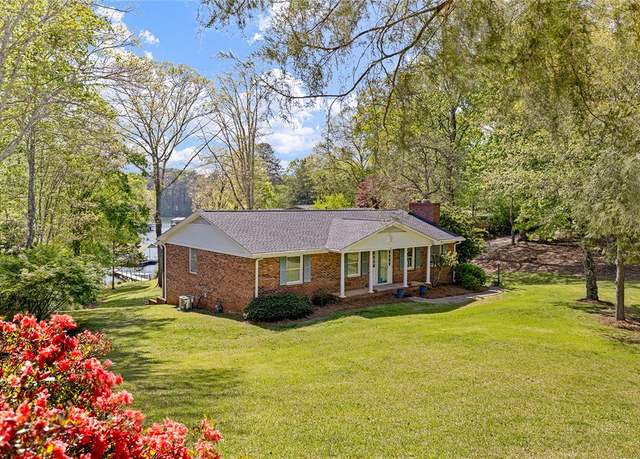 Property at 101 Cardinal Dr, Seneca, SC 29672, 4 beds, 3 baths