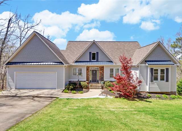 Property at 242 Reed Creek Heights Dr, Hartwell, GA 30643, 5 beds, 3 baths