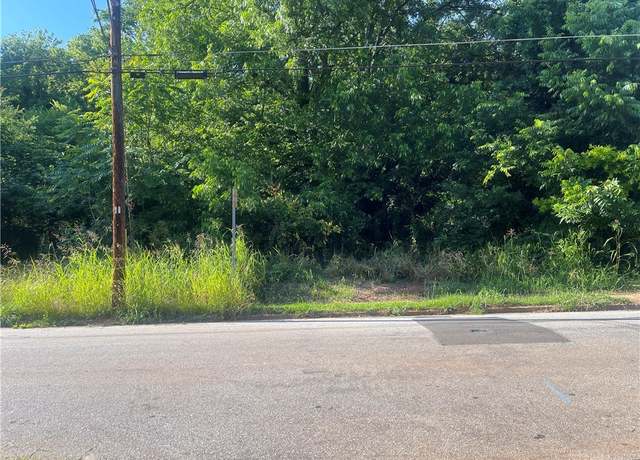 Property at 513 Cleveland Ave, Anderson, SC 29624