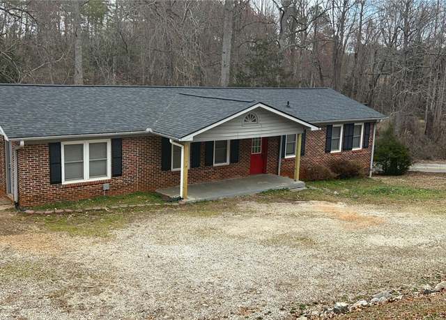 Property at 809 Mulholland Dr, Seneca, SC 29672, 4 beds, 3 baths