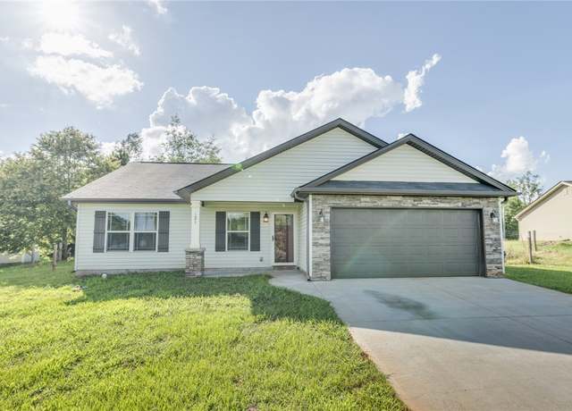 Property at 121 Stanmoore Dr, Anderson, SC 29621, 3 beds, 2 baths