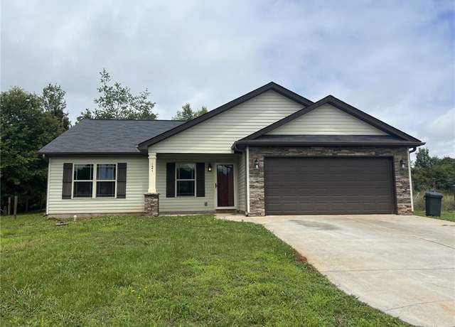 Property at 121 Stanmoore Dr, Anderson, SC 29621, 3 beds, 2 baths