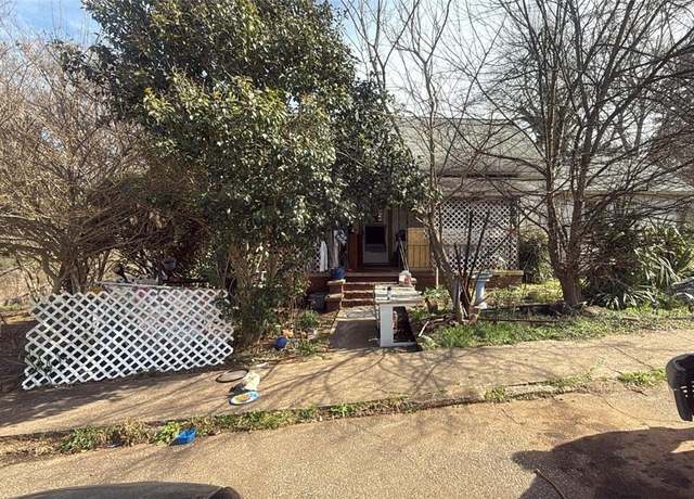 Property at 208 S Gossett St, Anderson, SC 29624, 2 beds, 1 bath
