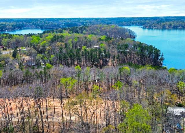 Property at 605 Elizabeth Rd, Westminster, SC 29693