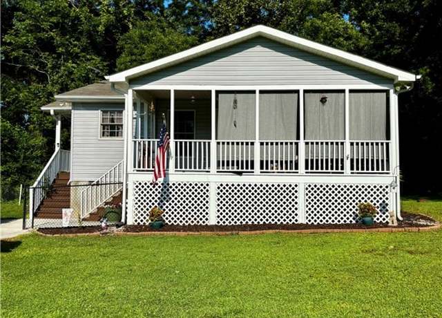 Property at 1430 W Main St, West Union, SC 29696, 2 beds, 1 bath