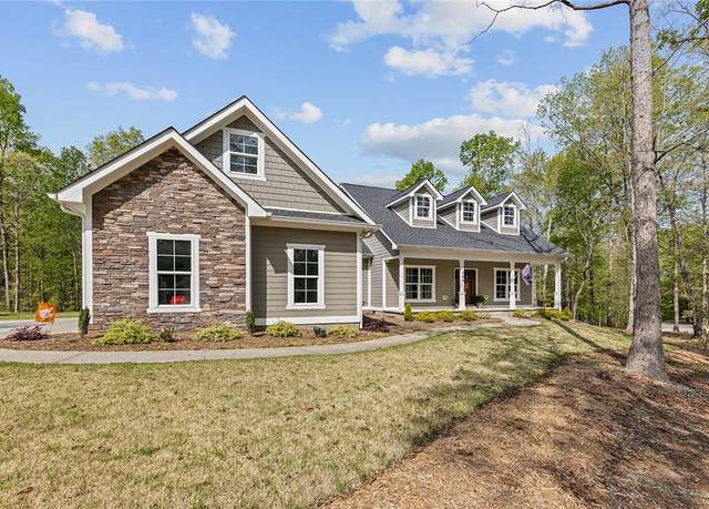 Property at 544 Paramount Dr, Seneca, SC 29672, 4 beds, 3.5 baths
