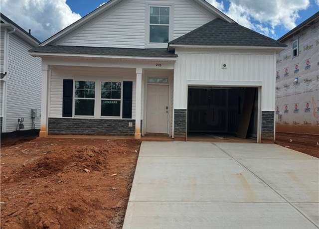 Property at 203 Brown Cir, Easley, SC 29642, 3 beds, 2.5 baths