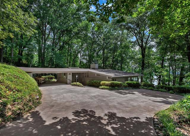 Property at 1613 S Arlington Dr, Seneca, SC 29672, 4 beds, 3 baths