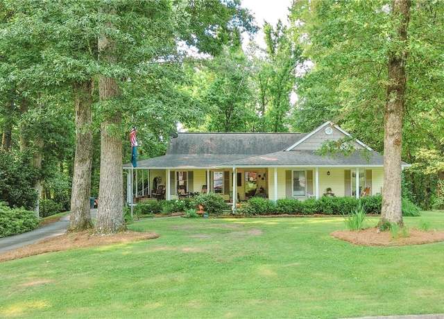 Property at 126 Coachman Dr, Anderson, SC 29625, 3 beds, 2 baths