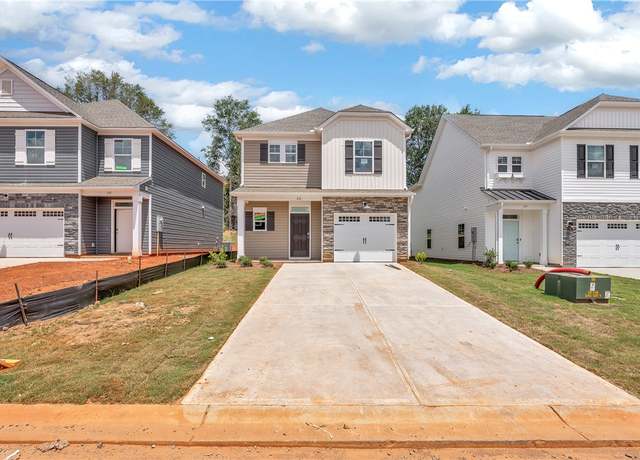 Property at 216 Brown Cir, Easley, SC 29642, 3 beds, 2.5 baths
