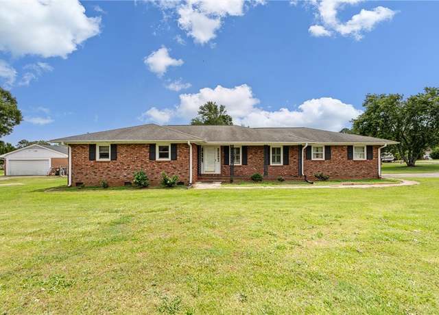 Property at 2909 Olive St, Anderson, SC 29625, 3 beds, 2 baths