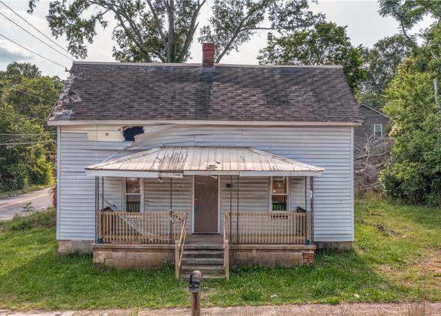 Property at 301 D St, Anderson, SC 29625, 4 beds, 1 bath