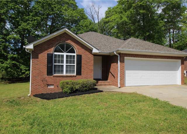 Property at 124 Woodbridge Ct, Anderson, SC 29621, 3 beds, 2 baths