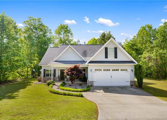 Property at 115 Cove View Ct, Seneca, SC 29678, 3 beds, 2 baths