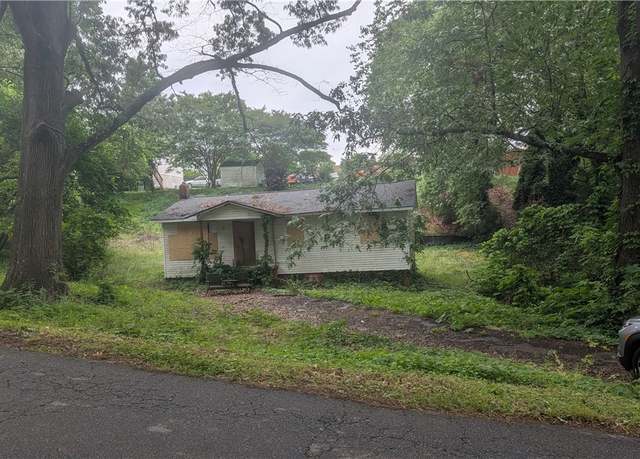 Property at 210 Greenlee Pl, Clemson, SC 29631, 2 beds, 1 bath