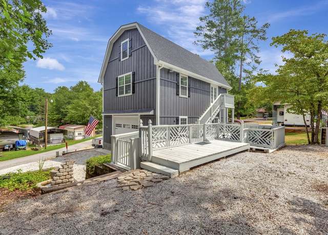 Property at 111 Norwood Ln, Westminster, SC 29693, 3 beds, 2 baths
