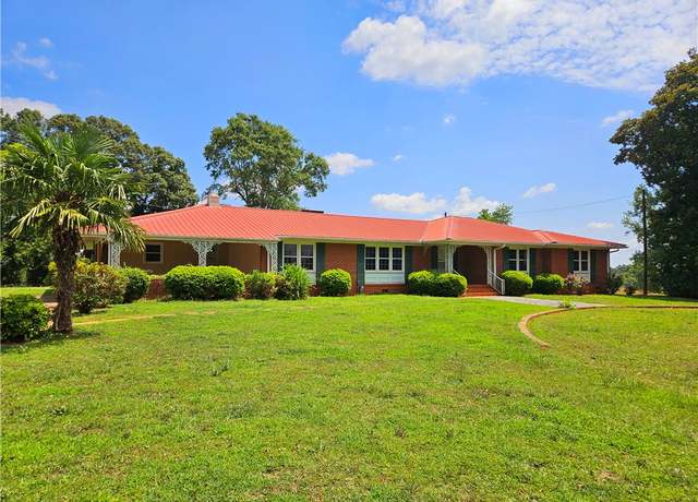 Property at 150 Prater Dr, Seneca, SC 29678, 4 beds, 2.5 baths