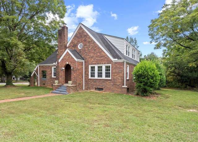 Property at 301 E Main St, Easley, SC 29642, 4 beds, 2 baths