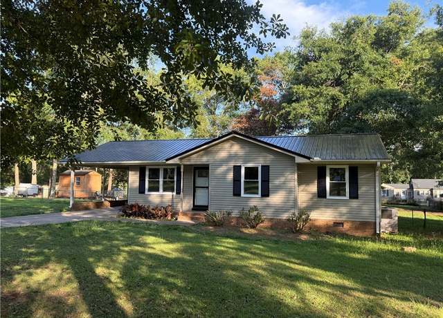 Property at 115 Woodfern Cir, Belton, SC 29627, 3 beds, 1.5 baths