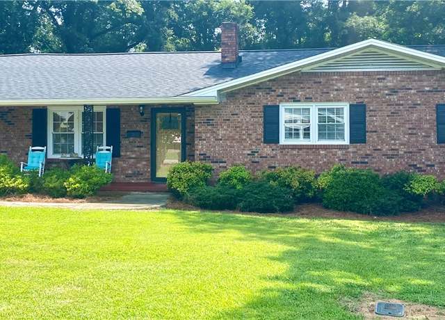 Property at 7 Carlisle Dr, Honea Path, SC 29654, 3 beds, 2 baths