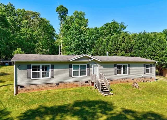 Property at 114 Russell Dr, Anderson, SC 29624, 3 beds, 2 baths