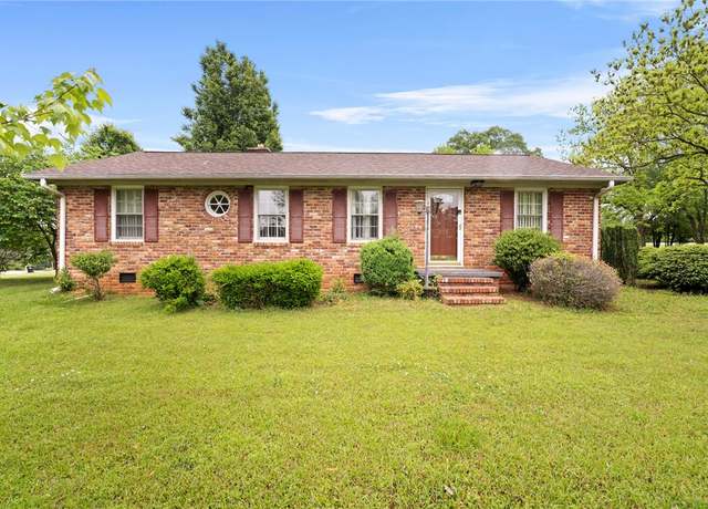 Property at 209 Brentwood Cir, Anderson, SC 29625, 3 beds, 1.5 baths