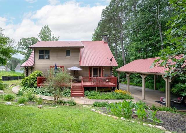 Property at 305 Mount Bay Dr, Westminster, SC 29693, 3 beds, 2 baths