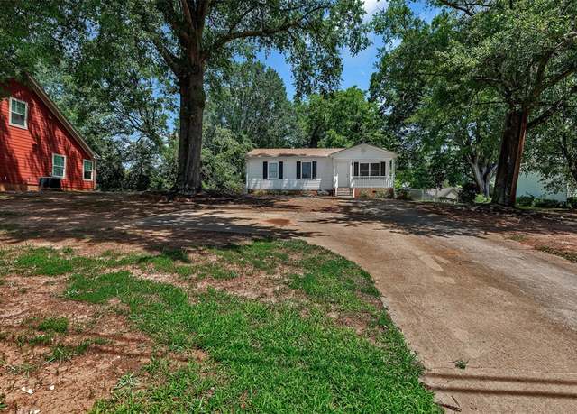 Property at 301 Wardlaw St, Anderson, SC 29624, 3 beds, 2 baths