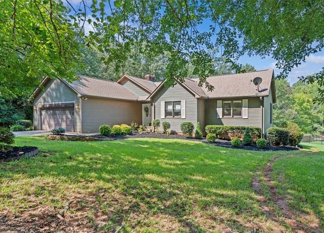 Property at 2017 Crystal Bay Ct, Seneca, SC 29672, 3 beds, 3 baths