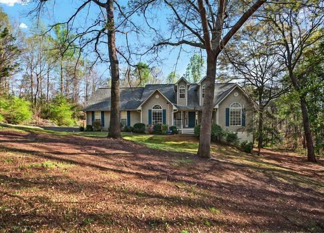 Property at 301 Woodhaven Ct, Fair Play, SC 29643, 3 beds, 3 baths