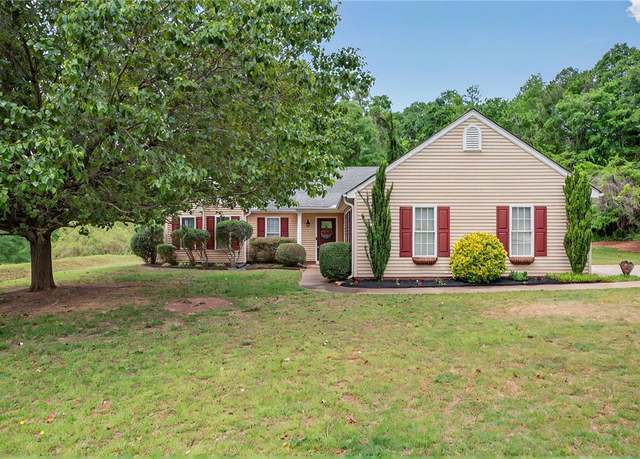 Property at 106 Tall Willow Dr, Seneca, SC 29672, 3 beds, 2 baths