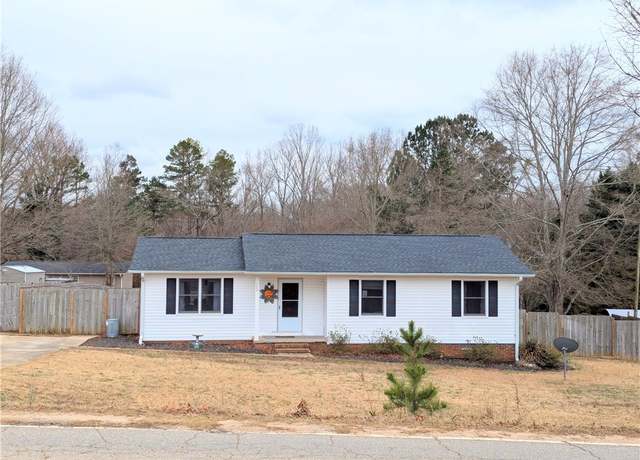 Property at 328 Chastain Rd, Central, SC 29630, 3 beds, 2 baths