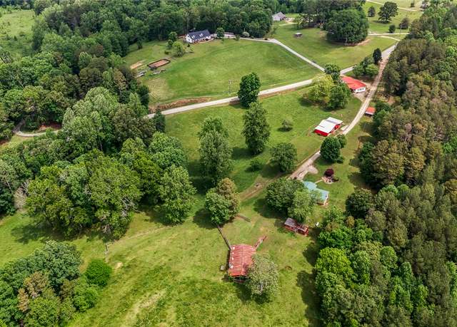 Property at 621 Pine View Dr, Westminster, SC 29693, 2 beds, 2 baths