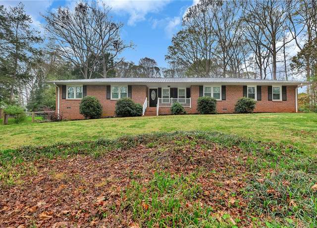 Property at 403 Brookgreen Dr, Anderson, SC 29625, 3 beds, 2 baths
