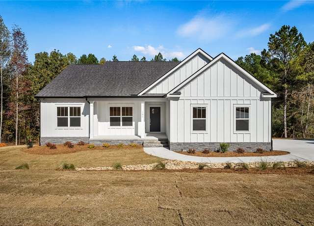 Property at 163 W Waters Edge Ln, West Union, SC 29696, 4 beds, 3.5 baths