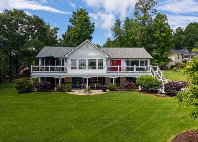 Property at 109 S Shore Dr, Fair Play, SC 29643, 4 beds, 3 baths