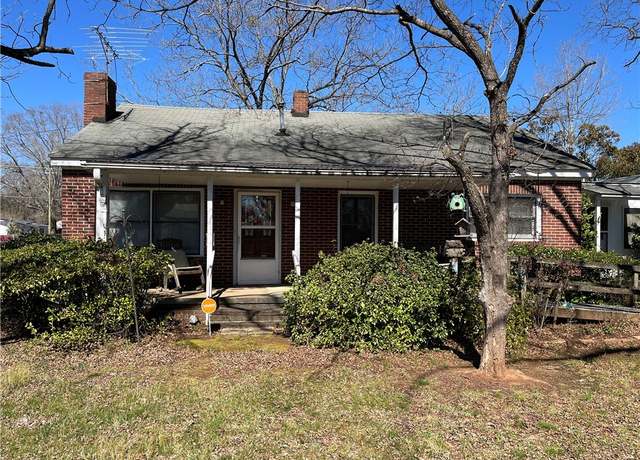 Property at 303 Corning St, Anderson, SC 29624, 3 beds, 1 bath