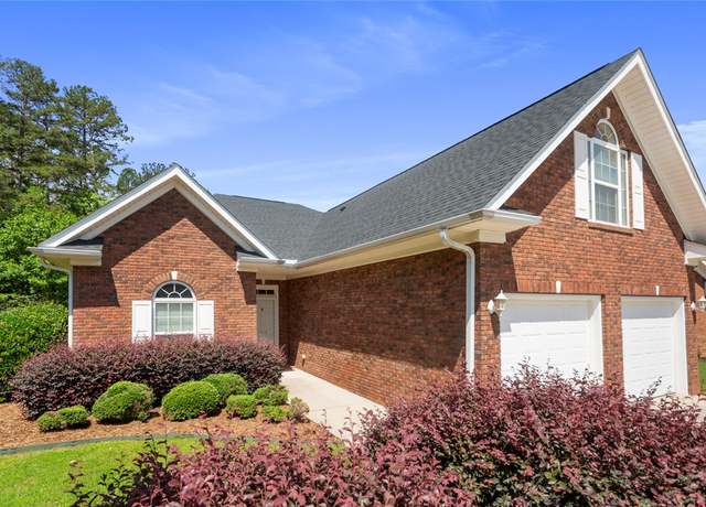 Property at 704 Nottingham Ct, Seneca, SC 29672, 3 beds, 2 baths