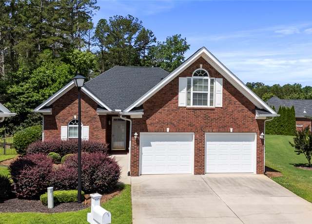 Property at 704 Nottingham Ct, Seneca, SC 29672, 3 beds, 2 baths