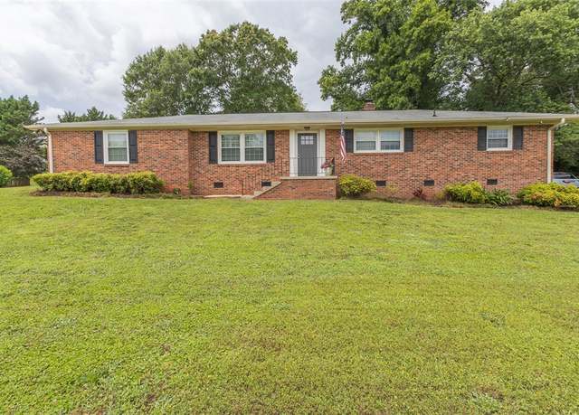 Property at 211 Lakewood Dr, Anderson, SC 29621, 4 beds, 2 baths